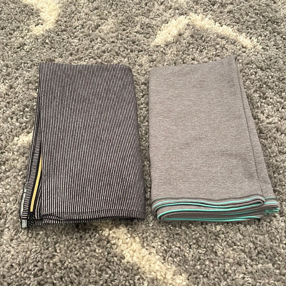 2 lululemon infinity scarves